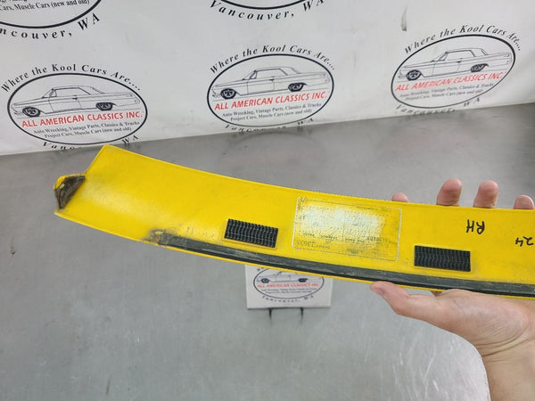 200306 Chevy SSR Passengers Side RH Exterior APillar Moulding Trim, Yellow12