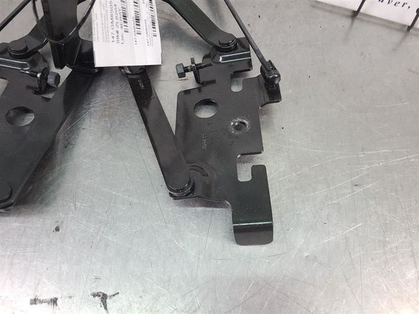 2003-06 Chevy SSR Tonneau Cover Hinge Pair, LH/RH - OEM6