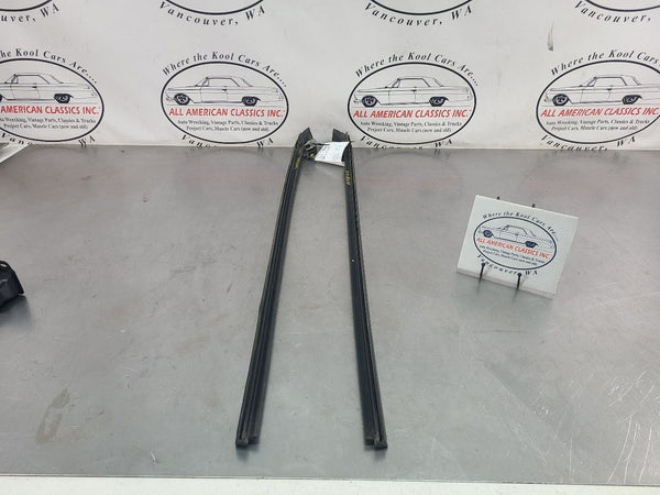 2003-06 Chevy SSR Door Belt Moulding Pair, LH/RH - OEM0