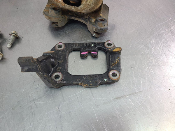 2005 Chevy SSR Complete Engine Mount / Motor Stand Bracket Set  OEM5