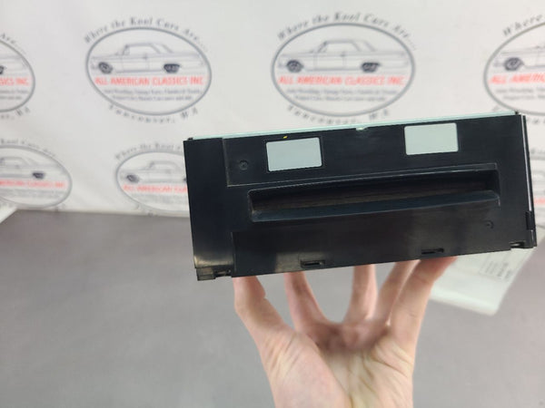 2004-09 Cadillac XLR Radio CD Player Assembly - OEM1