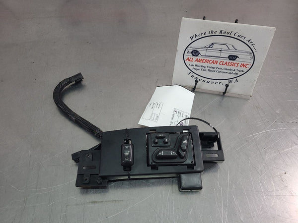 2003 Chevy SSR LH Drivers Seat Control Switch Panel  OEM0