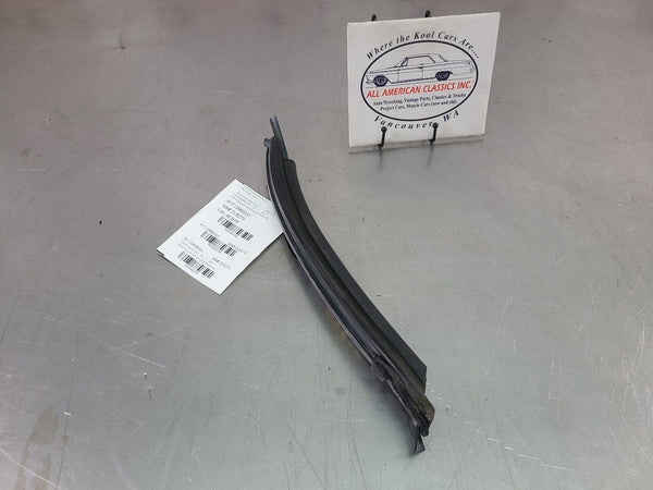 200306 Chevy SSR Passengers Side RH BPillar Weather Stripping  OEM0