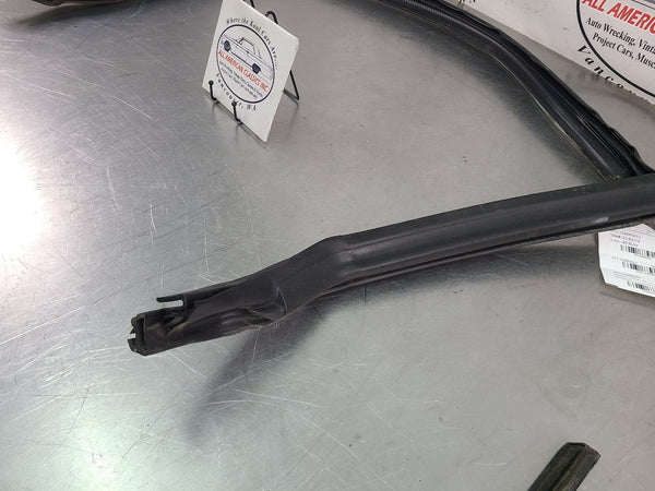 200306 Chevy SSR Front Windshield Weather Stripping  OEM4
