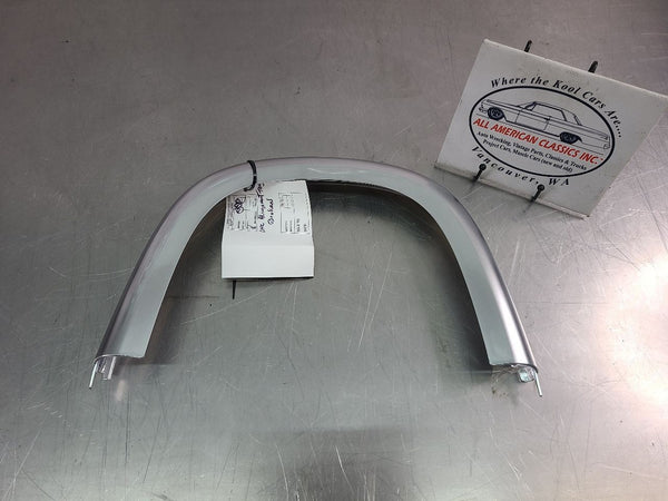 200306 Chevy SSR Drivers Seat Upper Silver Headrest Hoop Trim  OEM0