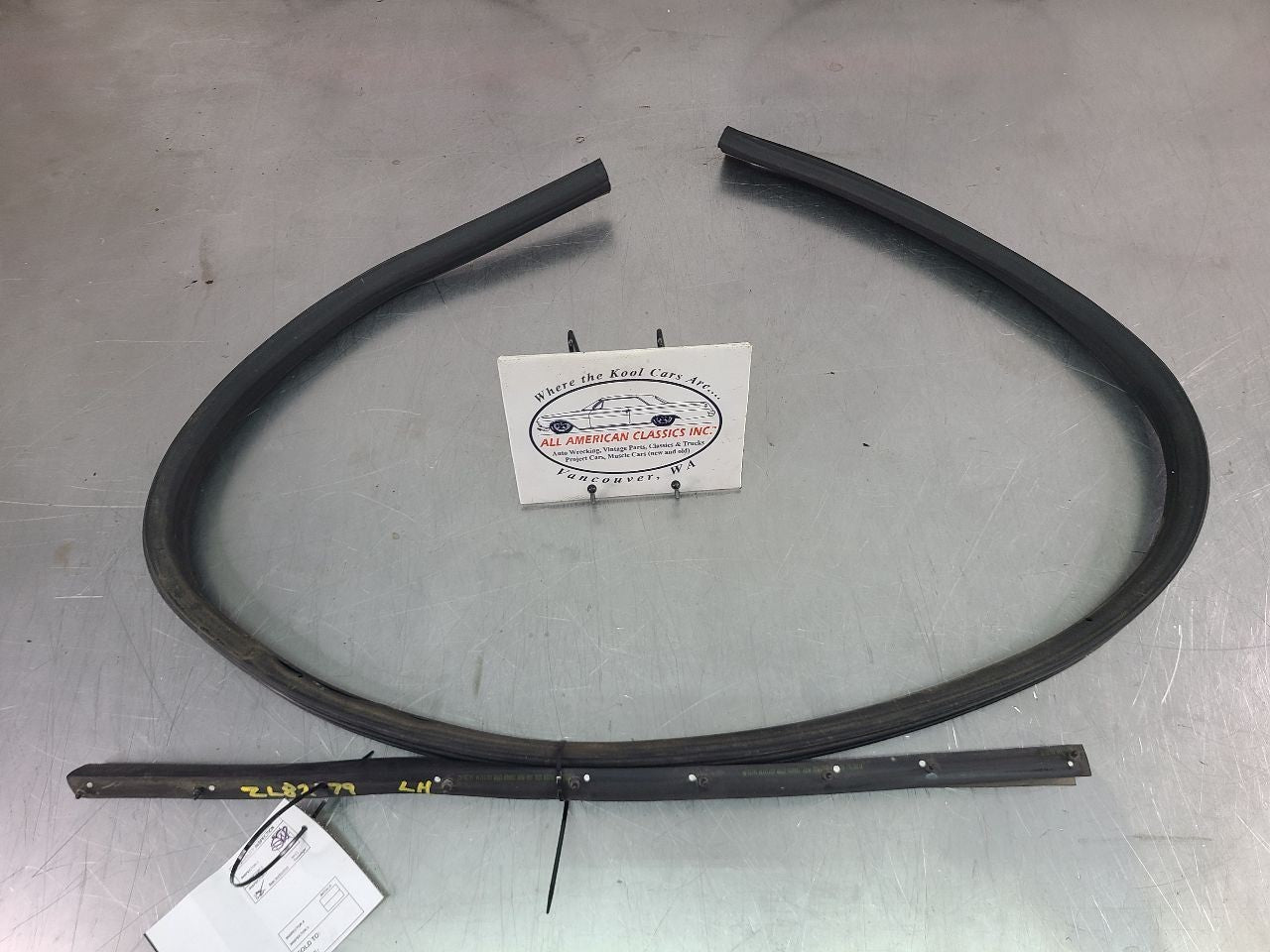 200306 Chevy SSR Drivers Side LH Door Lower Weather Stripping  OEM0