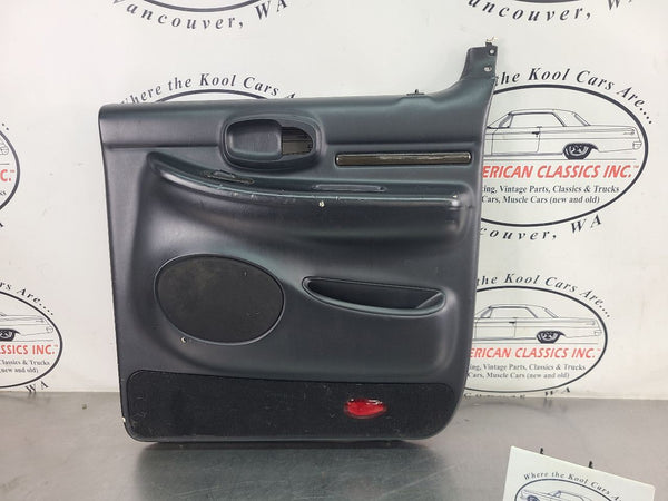 2002 Lincoln Blackwood Passengers Side RH Rear Door Trim Panel Assembly, Black0