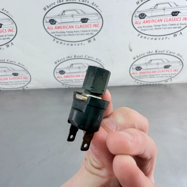 1984-91 Corvette A/C Air Compressor Cycling Switch Assembly, #10007057 - OEM1