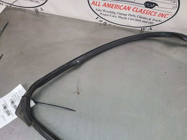 2003-06 Chevy SSR Flipper Weather Stripping - OEM2