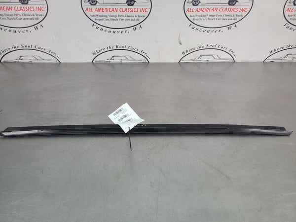 2005-13 C6 Corvette Front Door Window Glass Seal, Left Driver Side - OEM0