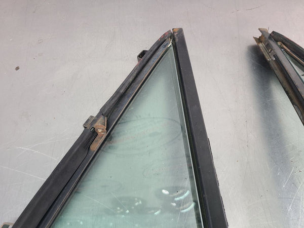 1973-79 Ford Bronco Front Door Vent Glass Pair, Left / Right - OEM2