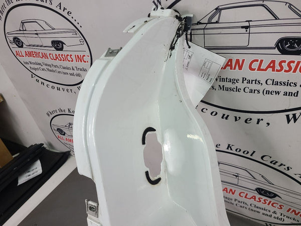 1997-04 C5 Corvette Right Side Rocker Aperture Panel Moulding, Speedway White2