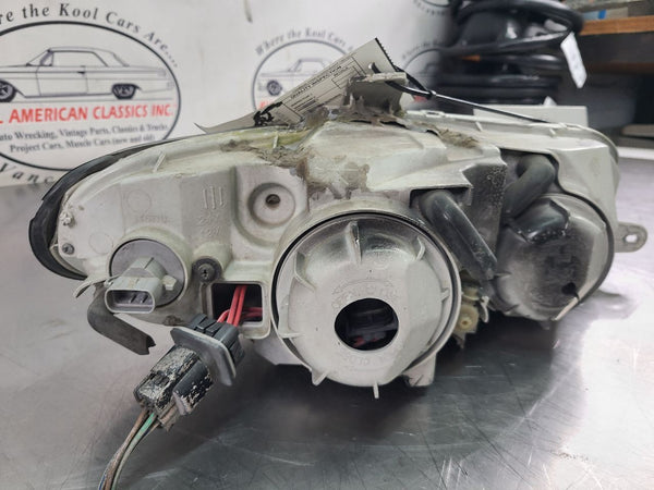 2004-06 GTO Drivers Side LH Front Headlight Assembly, Foggy, Tab/Housing Damage!10