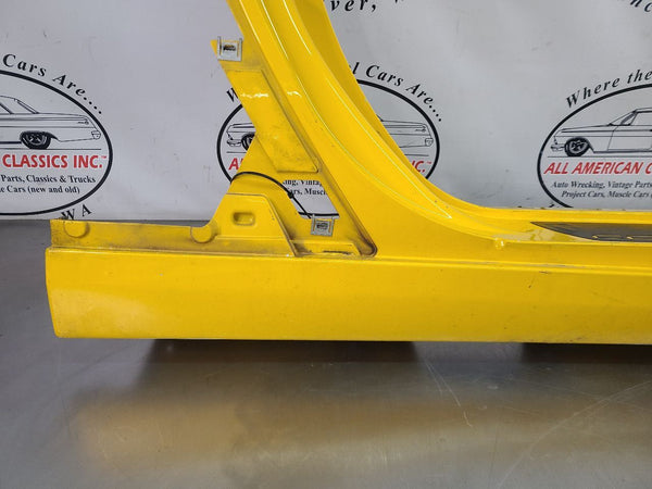 2005 C6 Corvette Right Side Rocker / Aperture Panel Moulding, Millennium Yellow5