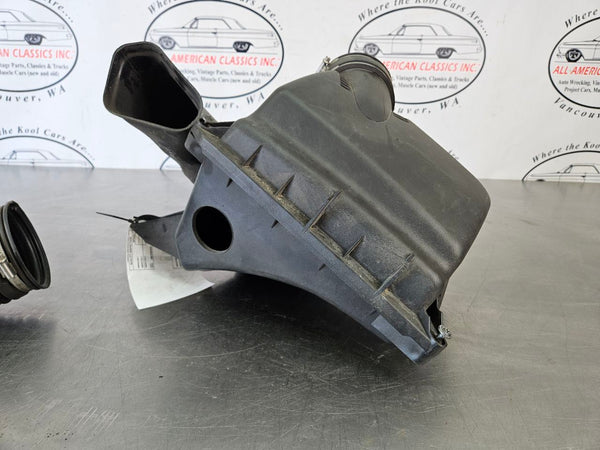 2005-06 GTO Factory Air Cleaner Box Assembly w/ Tubes - OEM4