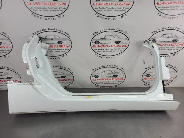 1997-04 C5 Corvette Right Side Rocker Aperture Panel Moulding, Speedway White0
