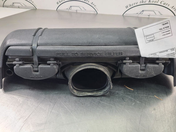 1997-2000 C5 Corvette Factory Air Cleaner Box Assembly w/ Straps and Duct Bridge4