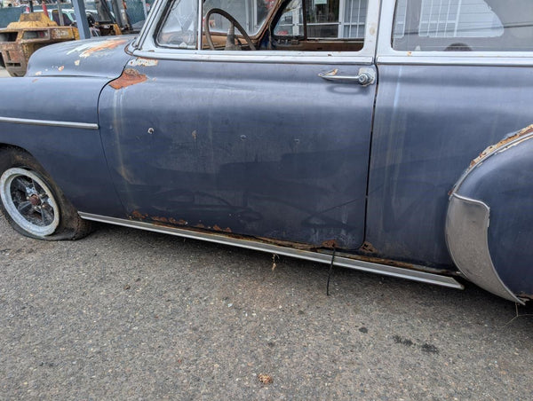 1949-52 Chevrolet, Pontiac Rear Window Moulding Trim Joint Cover, #4562218 13