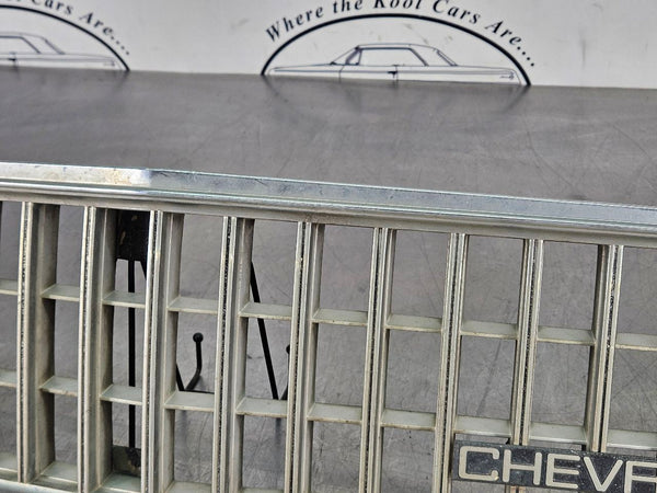 1986-90 Caprice Front Grille Assembly, Nice! #14081651 - OEM GM5