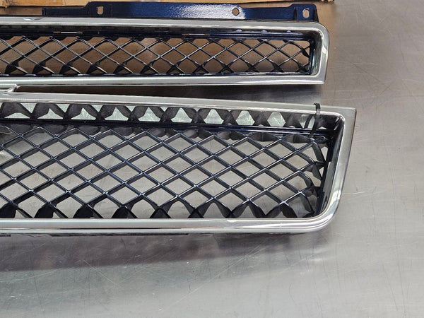 2007 Chevy Tahoe, Avalanche, Suburban NOS Upper / Lower Grille Kit, #191562784