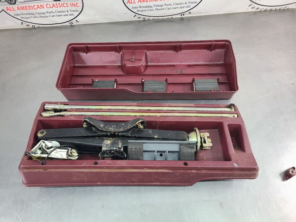 1988-94 GMC Chevy Truck Factory Jack and Tool Kit w/ Storage Compartment, Red8