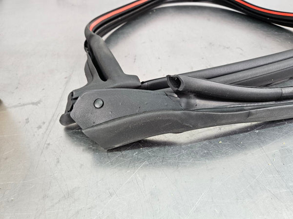 2011-15 Camaro NOS OEM GM Windshield Weatherstripping Seal Kit, #209872516