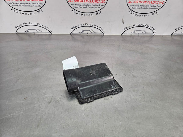 2004-09 Cadillac XLR Factory Air Cleaner Intake Box Lower Base, #25333875, LH0