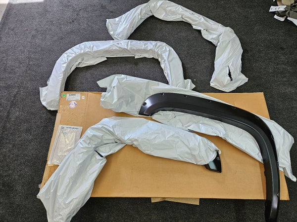2007-14 Chevrolet Silverado EGR Bolt On Fender Flare Set, 19299831, NIB, OEM GM0