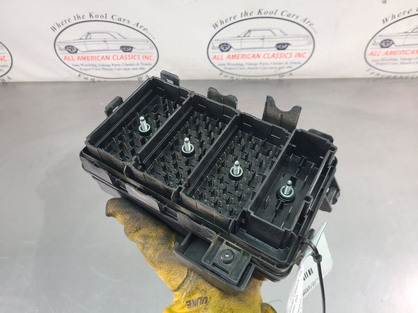 2005-07 C6 Corvette Engine Bay Fuse Box Assembly - OEM9