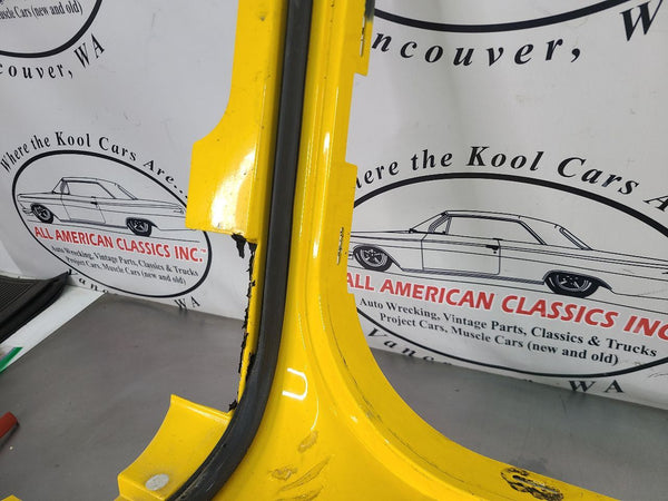 2005 C6 Corvette Left Side Rocker / Aperture Panel Moulding, Millennium Yellow12