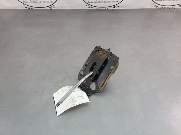 1988-94 Chevy Truck / Suburban Bare Transfer Case Floor Shifter w/ Linkage - OEM0