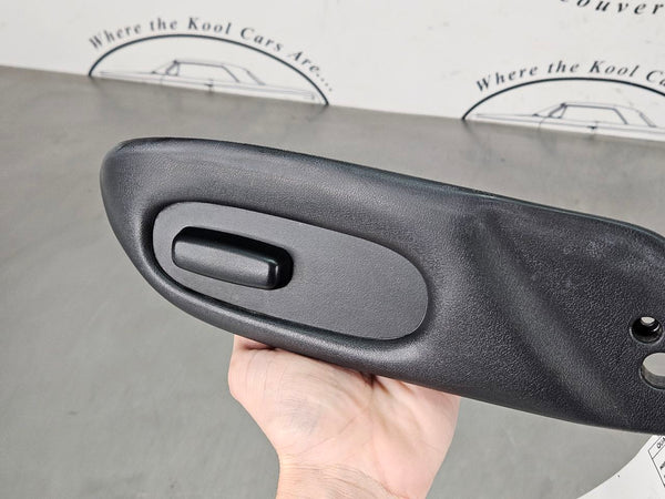 1997-04 C5 Corvette Non-Sport Seat Control Switch Panel w/ Bezel, Driver Side4