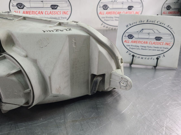 2004-06 GTO Drivers Side LH Front Headlight Assembly, Foggy, Tab/Housing Damage!7