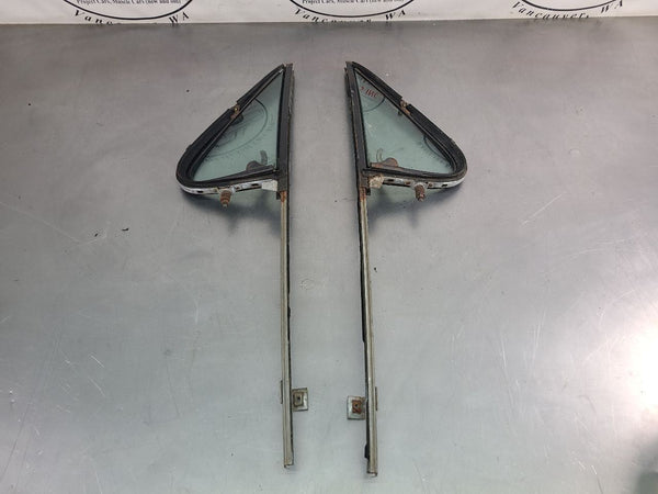 1973-79 Ford Bronco Front Door Vent Glass Pair, Left / Right - OEM0