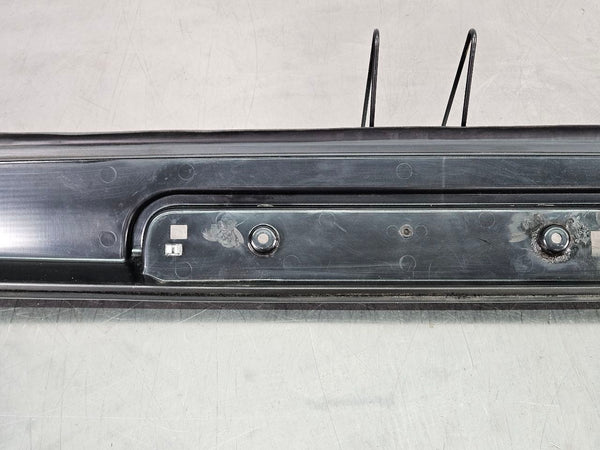 2003-09 Hummer H2 High Mounted Center 3rd Brake Light Plastic Housing Trim10