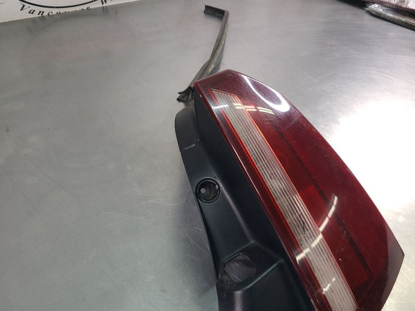 2004-09 Cadillac XLR Rear Tail Light Tail Lamp Assembly, Right Passenger Side RH2