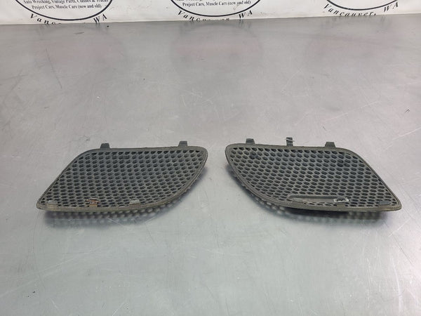 2004-06 GTO Factory Kidney Grille Insert Pair, Left and Right - OEM4