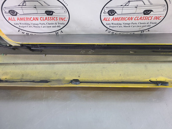 2005 C6 Corvette Right Side Rocker / Aperture Panel Moulding, Millennium Yellow20
