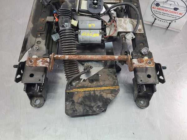 2004-09 Cadillac XLR Left Driver Side Power Seat Track Assembly w/ Motors1