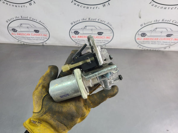 1993 GM Cadillac Seville Trunk Latch Pulldown Motor Assembly, #201605800