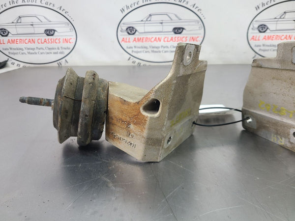1997-04 C5 Corvette LS1 Engine Mount / Motor Stand Pair, LH/RH - OEM5