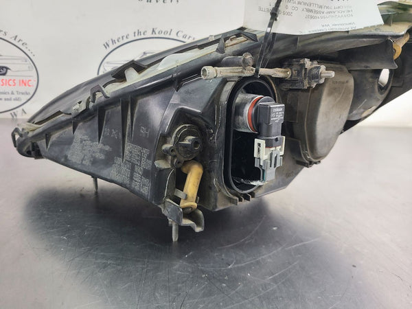 2005 C6 Corvette Right Passenger Side Headlight Assembly, Millennium Yellow, 79U20