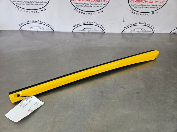 2003-06 Chevy SSR Upper Door Panel Finish Trim, Yellow, Right RH Side - OEM0