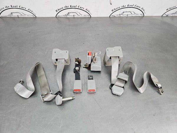 1992-99 Chevy Suburban 2nd Row Seat Belt Retractor and Buckle Set, Gray - OEM0