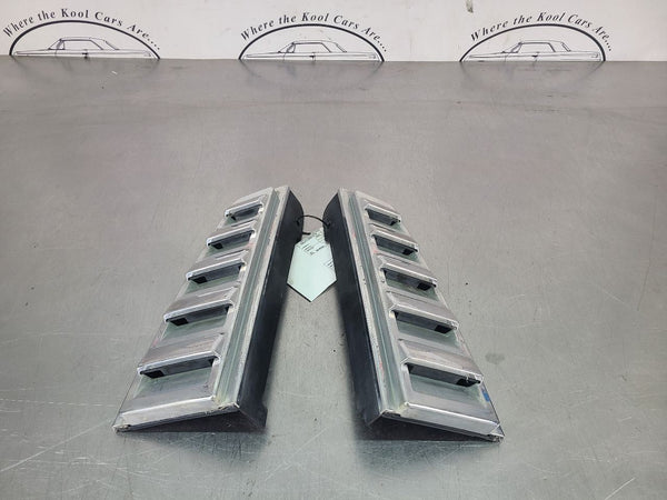 2003-07 Hummer H2 Rear Upper Tail Light Vent Trim Panel Pair, LH / RH - OEM0