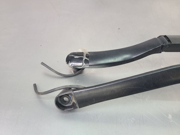 2005-13 C6 Corvette Front Windshield Wiper Arm Pair, Left / Right - OEM9