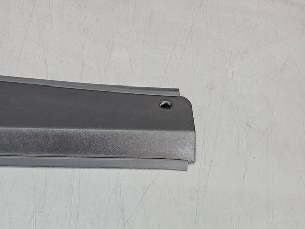 2003-09 Hummer H2 High Mounted Center 3rd Brake Light Plastic Housing Trim5