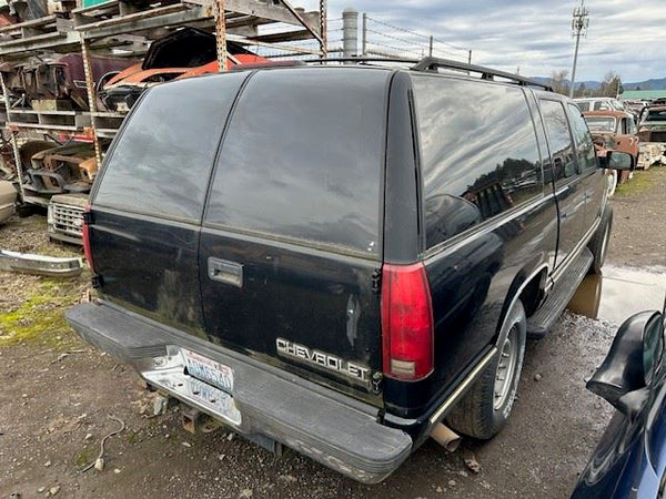 1995-98 Chevy Suburban Front Bucket Seat, Gray Seat Belt Buckle, Driver Side LH12