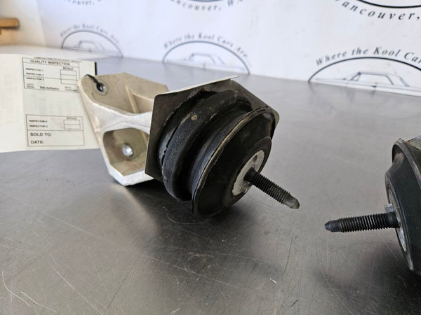 2004-06 GTO LS2 Engine Stand Motor Mounts Pair, LH / RH, w/ Rubber Mounts - OEM2