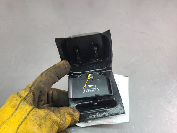 NOS 1973-79 Ford F150 F250 Bronco Oil Pressure Gauge OEM D8TF-9B309-AA - OEM0